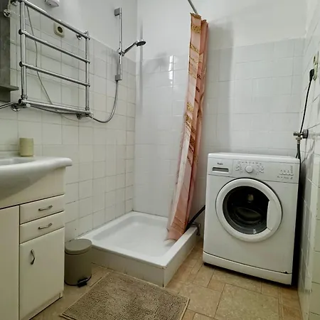 Apartment Kinizsi House *