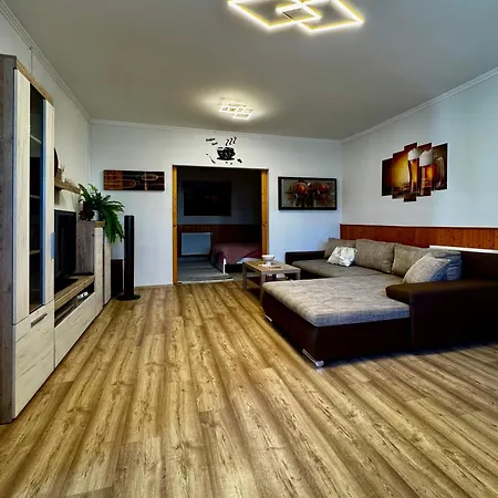 Kinizsi House Apartment *